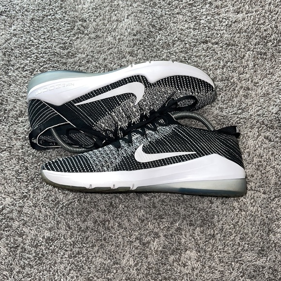 Nike Air Zoom FEARLESS - Picture 2 of 7